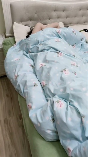 The Sleep King: Mastering the Art of Staying in Bed