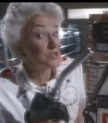 Bea Arthur/Shopper’s Drug Mart Store