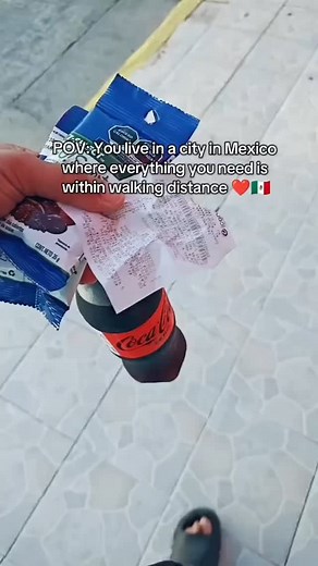 Walkable cities living in Mexico are the best. Great way to stay in shape and enjoy the smells of all the incredible street food. I live 15 min walk away from anything and everything #livinginmexico #walkablecities #mexico | Richard Torres