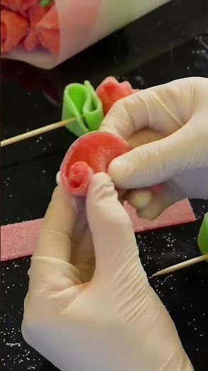 Faire des roses en bonbon pour la Saint-Valentin 🌹#valentinesday