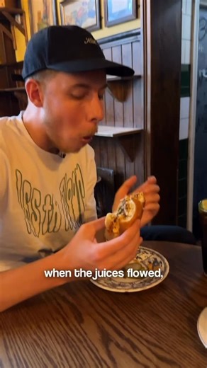 Calfreezy on Instagram: "I Found Londons Best Burger…."