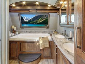 7 RVs with Bathtubs & Amazing Amenities You Must See | OffGridSpot.com