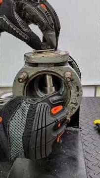 This is what a ball valve looks like inside.