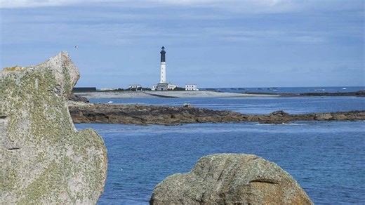 Forscher entdecken 7000 Jahre alte Mauer aus der Steinzeit im Atlantik