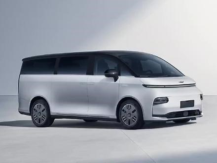 近日，吉利集团旗下LEVC品牌官宣一款高端纯电MPV