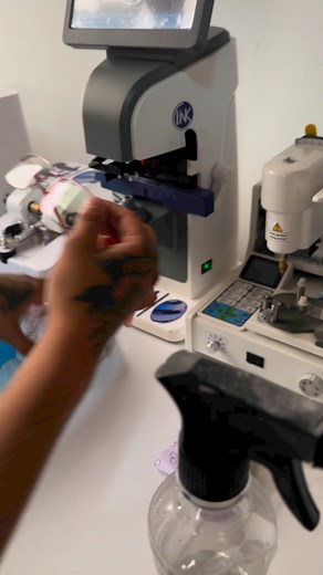 * *Óptica Mundo Visual* . Es una empresa colombiana, abierta al público hace 10 años en la industria con sede principal en Bogotá, líderes en encontrar la mejor solución a la salud visual de nuestros clientes | Mundo visual