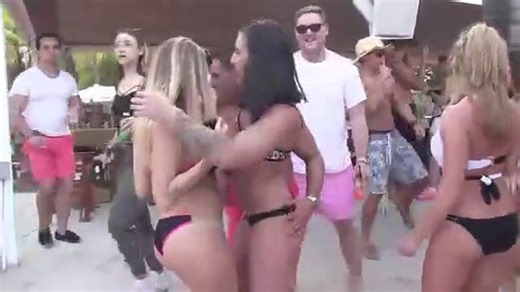 international spring break party  Miami Beach - Girls beg for men
