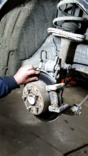 2009 Toyota Camry Rear Brakes #repair #autorepair #wednesday #wednesdaymorning