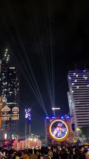 #fypdongggggggg #pestarasaakhirtahun #fyppppppppppppppppppppppp #fypage #goodby2025 #pestakembangapi #jakarta #viraltiktok #tahunbaru #2026 #admesh #admesh_hanyarindu