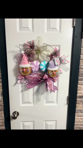 Gingerbread wreath $25