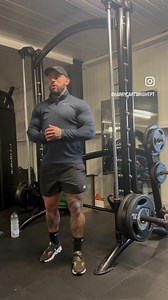 11 reactions | Smith machine vs free bar bent over barbell row, which should you choose ❓#love #bodypositivity #bodybuilding #backday #gym #motivation | Harry Cartwright Personal Training | Facebook