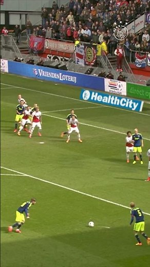 Free kicks from Lasse Schöne, but they gradually get better 👌