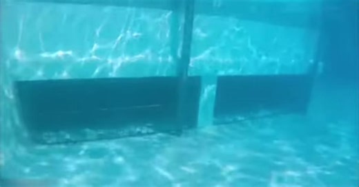 Exploring Submechanophobia in Wave Pools