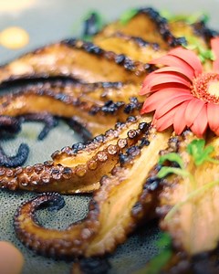 1M views · 350 reactions | Chriz Ortiz and Chef Chris Alex Roo from Xecora show us how to make a delicious Mexican grilled octopus inspired by the cuisine of the indigenous Huichol people of Mexico. Yum! | Pero Like | Facebook