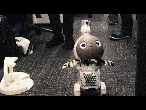 世界を笑顔にする最新ロボット「LOVOT（らぼっと）」の誕生ショートストーリー。LOVOT HISTORY