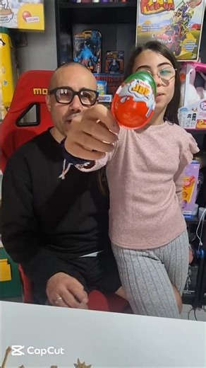 tenéis video en el perfil! ABRIMOS kinder joy STRANGER THINGS y MINECRAFT!!