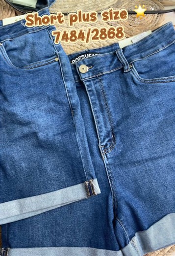 Stylish Plus Size Shorts for Curvy Fashion