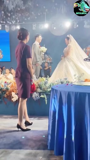 She is an expert flower thrower I guess 🥰😁😂 | Exploring Kamal