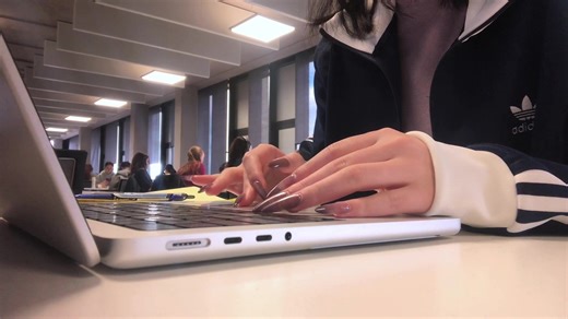 库存studywithme｜67min实时伴学｜🇬🇧图书馆白噪音（有人声）