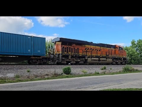 😎 Super-Fast Solo BNSF Stack Train!!! 🤔🔥 ( High-Def!)