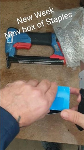 That’s a pneumatic upholstery stapler, very common in upholstery workshops. #bea