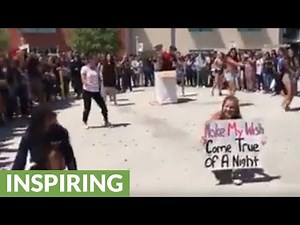 Dude pulls off epic flash mob prom proposal