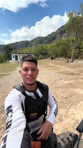 Un regalo de parte @Stallion Moto part's que pronto se vienen cosillas que voy a estar mostrando🔥gracias por el regalo🫶🏻#guantes #moto #viajes #bera #kavak