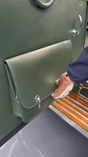 677K views · 20K reactions | Legendary 1930 Mercedes-Benz 710 SS 200 HP 7.1-L : @cargoldcollection (IG) | Mercedes-Benz Maybach Fans | Facebook