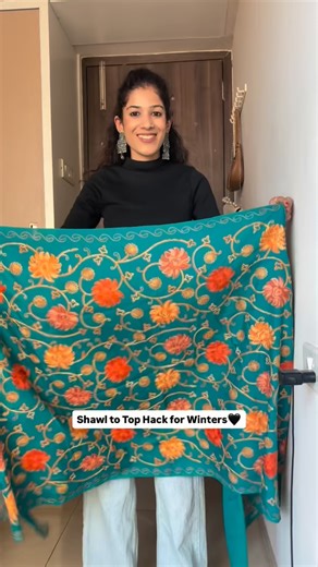 1.5M views · 8.3K reactions | Scarf to Top Hack for Winters . . . . . #hacks #fashionblogger #styleblogger #fashionhacks #stylinghacks #styling #stylingtips #outfitinspo #diy #diyfashion #tutorial #explorepage (Hacks, Fashion Hacks, Styling Hacks, DIY Fashion reels, Styling reels, Tutorials, How to style, Explore page, Pinterest inspired, Scarf Hacks) | NidhiRathi | Facebook