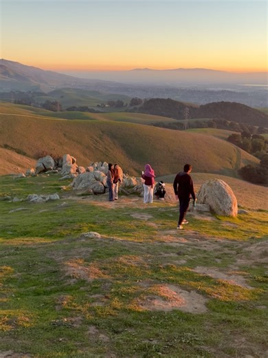 Ohlone MSA 🌙 on Instagram: "Recap of our end-of-semester hike with MSA, OFC, and OPC!! 🌄 It was cold but a perfect reset and a much-needed breather after finals. Thank you to everyone who pulled up and made it worth it, see yall next semester!! 🙌 . . . . . . . #Sunset #Hike #Fitness #FitnessClub #OhloneCollege #Views #Vargas #BayArea #wellness #psychclub #muslimstudentassociation #bayarea #Msa #missionpeak"