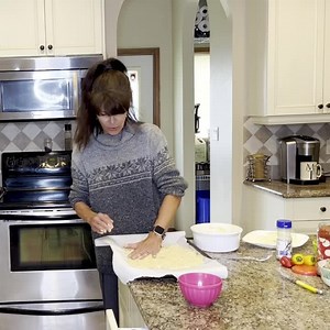 EAT FIT! Let’s make PIZZA!!! The shredded chicken crust pizza is one of the most popular recipes in my EAT FIT! Recipe book and here’s a step by step video to show you how easy it is to make! https://youtu.be/CciIslFibRY via @YouTube Many people are enjoying this recipe because it’s super easy to make and satisfies pizza cravings without sacrificing our fitness goals. Traditional Pizza made with doughy grains can cause joint inflammation, spike cravings and appetite causing over calorie consumpt
