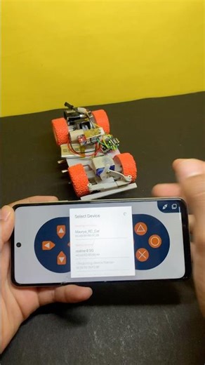 Mini rc car phone se control kar sakte hai