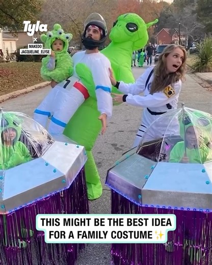 This family UFO costume is incredible 😯 🛸 #fblifestyle #viral #halloween | Tyla