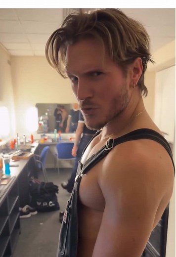 Dougie Poynter's High Energy Performance