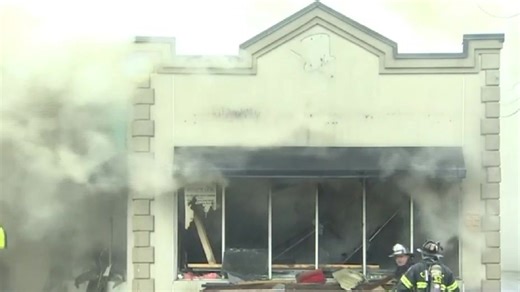 Crews battle fire in vacant building in Chelsea