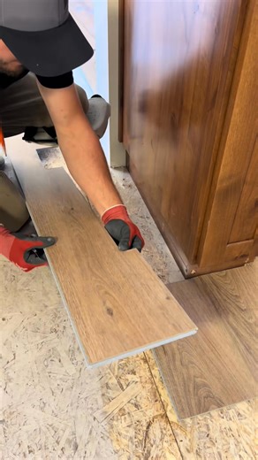 652K views · 4K reactions | Flooring flooring lvp lvt laminate homeimprovement | Alzbko | Facebook