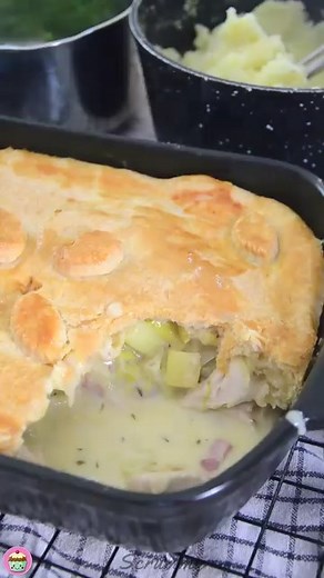 Chicken, Leek, and Bacon Pie I usually make this pie with a homemade savoury shortcrust pastry, but for a quicker option, store-bought puff pastry works perfectly. It’s a delicious dish with not too many ingredients, and the herbs really bring out a lovely flavour. The recipe is shared in the comments, along with a link to the savoury shortcrust pastry. Give it a try and let me know what you think! #chickenpie #chickenandbaconpie #comfortfoodrecipes | Scrummy