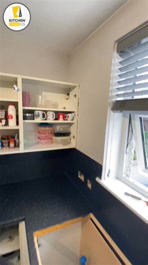 ASMR Marble Splashback Vinyl Wrap 🤍🖤. #kitchenwrap #kitchenwrapping #homedecor #kitchendesign #smallbusiness #asmr | Kitchen WrapCo.