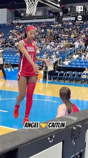 Angel Reese helps up Caitlin Clark after hard foul 🤝💯 ‪@FIBA‬ #fibawwc
