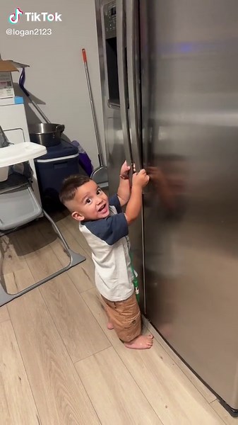 BABY LOGAN (@logan2123)’s videos with sonido original - Nini Johanna