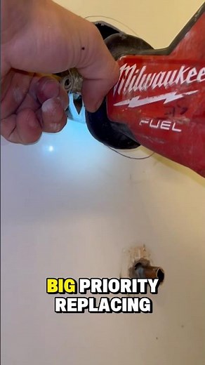 Cutting a Bathtub to Replace a Shower Valve #risk #plumbing #viral #milwaukee