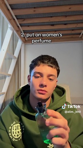 Feminine Men: How to Look More Feminine as a Guy