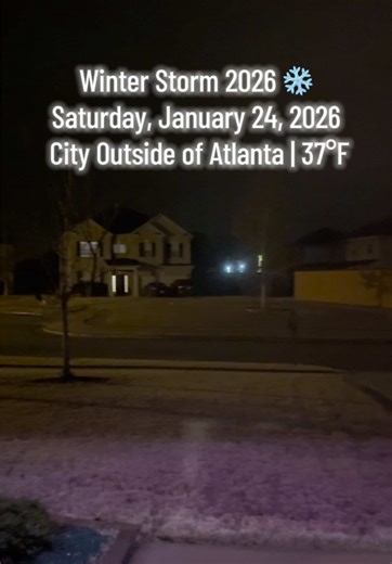 Winter Storm 2026 in a city outside of Atlanta. Cold weather with temperatures around 37°F. #WinterStorm #AtlantaWeather #ColdWeather #37F #Winter2026 Tormenta invernal 2026 en una ciudad a las afueras de Atlanta, con clima frío y temperaturas alrededor de 37°F.