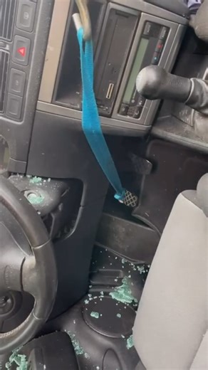 41K views · 1.1K reactions | ⬇️⬇️⬇️description below⬇️⬇️⬇️ . with the StabFast you can also bend a pedal on the side. Unfortunately we got stuck in the dashboard here (because our inner savior made the video and didn’t notice this) @weberrescue #stabfast #rescue #training #team #challenge #thinkoutsidethebox #oflabeluse | TRT LX-Team | Facebook