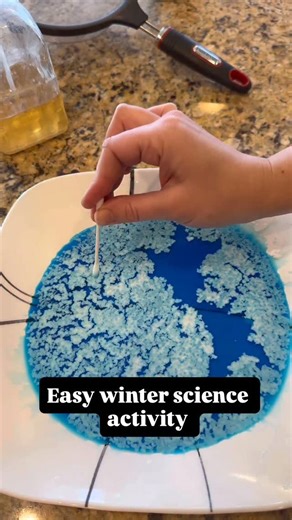 Jade Brown on Instagram: "This easy science experiment for kids NEVER gets old 🤯 All you need is water, food coloring, baby powder, and dish soap to teach surface tension in a way toddlers and preschoolers actually understand. Perfect for: ✔️ toddler science activities ✔️ preschool STEM ✔️ Montessori-inspired learning ✔️ screen-free fun at home Simple. Cheap. And seriously magical ✨ Save this for your next boredom moment 👇 #preschoolactivites #scienceforkids #parenting #toddleractivities #mont