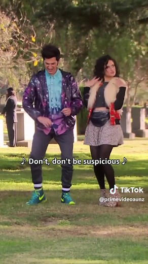 bringing this gem back #JeanRalphio #ParksAndRec #ParksAndRecreation #BenSchwartz #JennySlate #MonaLisa #dontbesuspicious