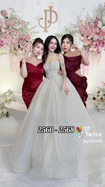 Exploring the Charm of Vintage Weddings