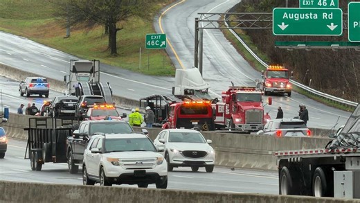 Crash on I-85 causes 'significant' roadway damage, police say