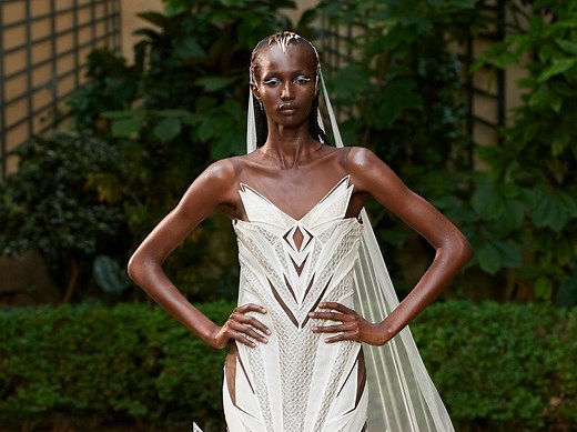 Défilé Iris Van Herpen Haute Couture Automne-Hiver 2023-2024 - Paris - Elle