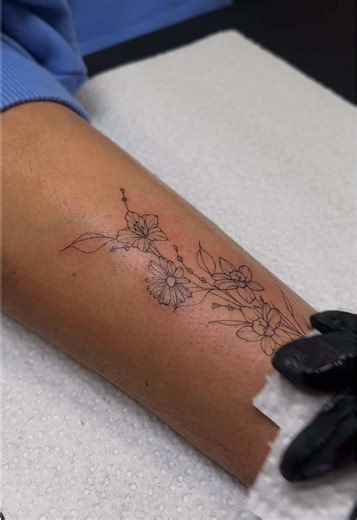 flowwwyyy bouquet pittsburgh - fine line tattoos - dainty tattoos - tiny tattoos - floral tattoos - script tattoos - custom tattoos - cute tattoos - tattoo ideas - fine line tattoo artist - private tattoo studio - pittsburgh tattoo artist - pittsburgh fine line tattoo artist #pittsburghfinelinetattoostudio #fyp #finelinetattoo #freckletattoos